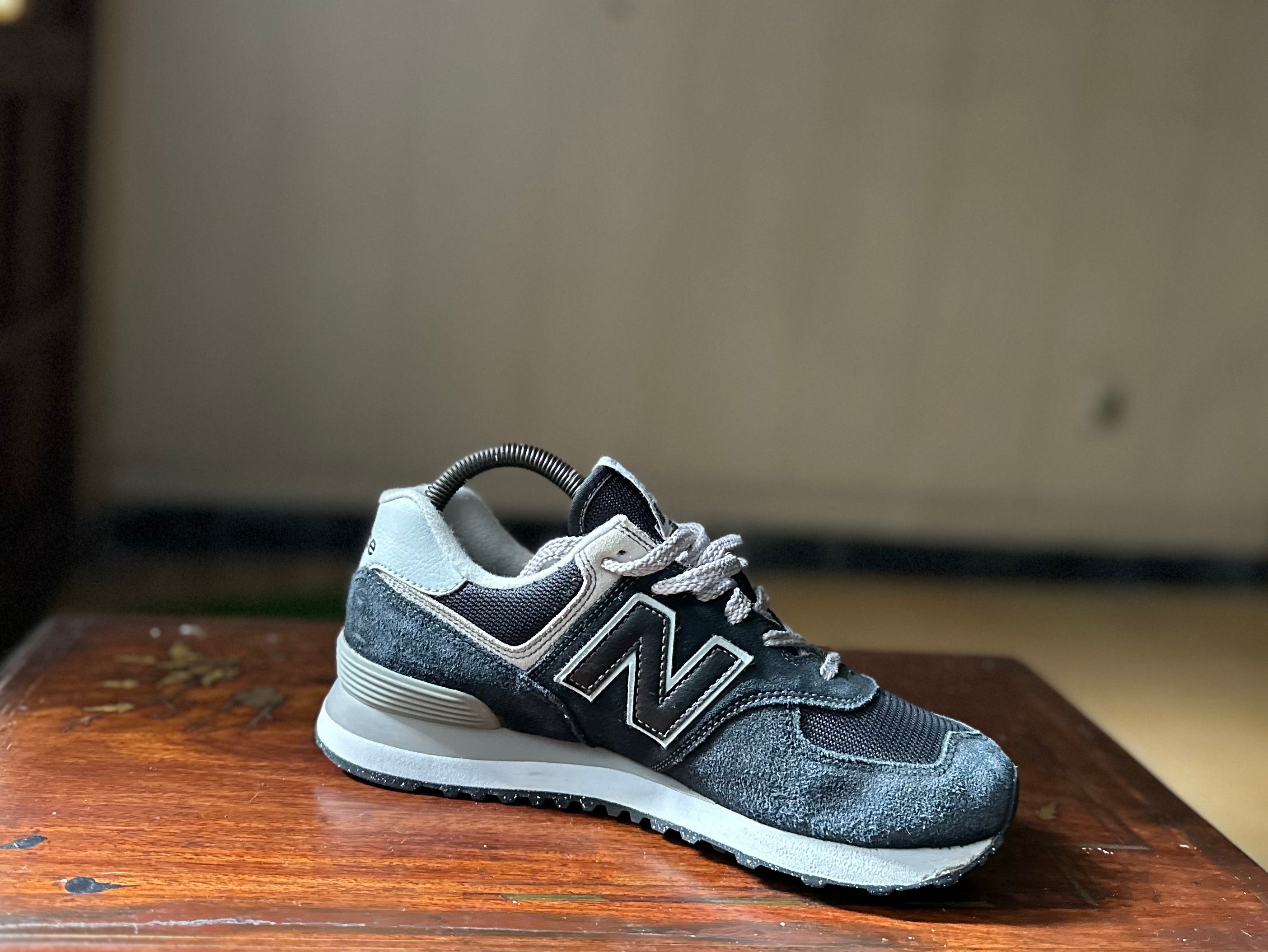 ORIGINAL New Balance 574 Classic Black Gray Uk size: 6.5
Eu: 40