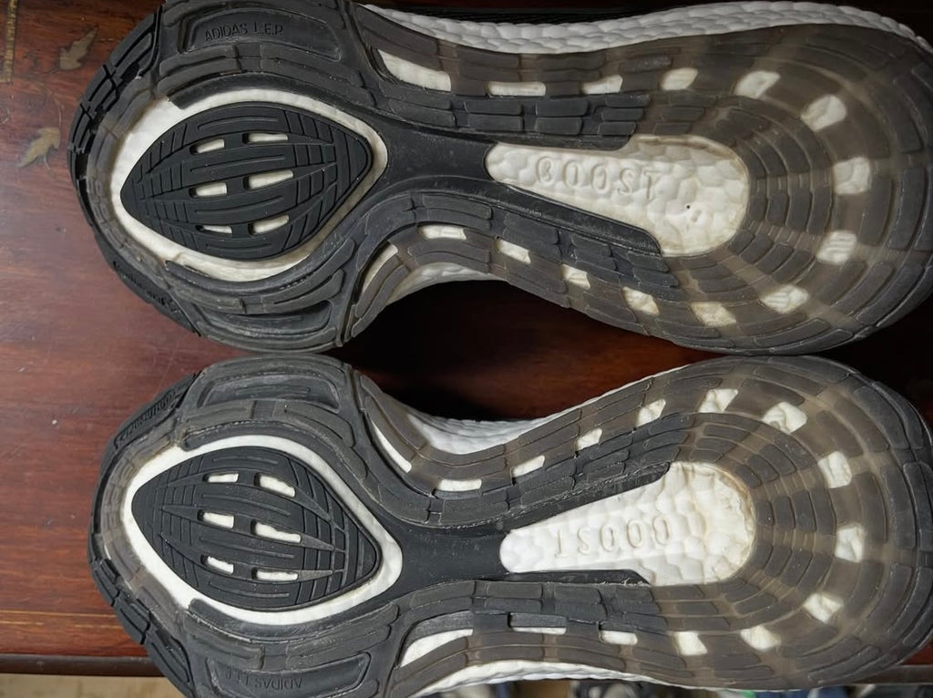 ORIGINAL Adidas UltraBoost 22 Black/White