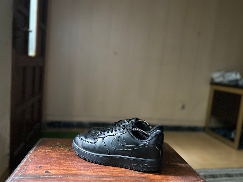 ORIGINAL Nike AirForce 1 Triple Black Uk size: 9 Eu: 44