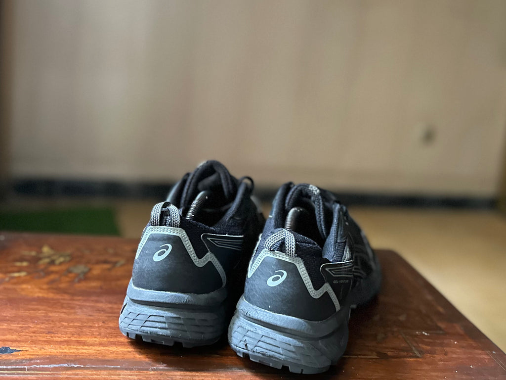 ORIGINAL Asics Gel-Venture 8 Triple Black