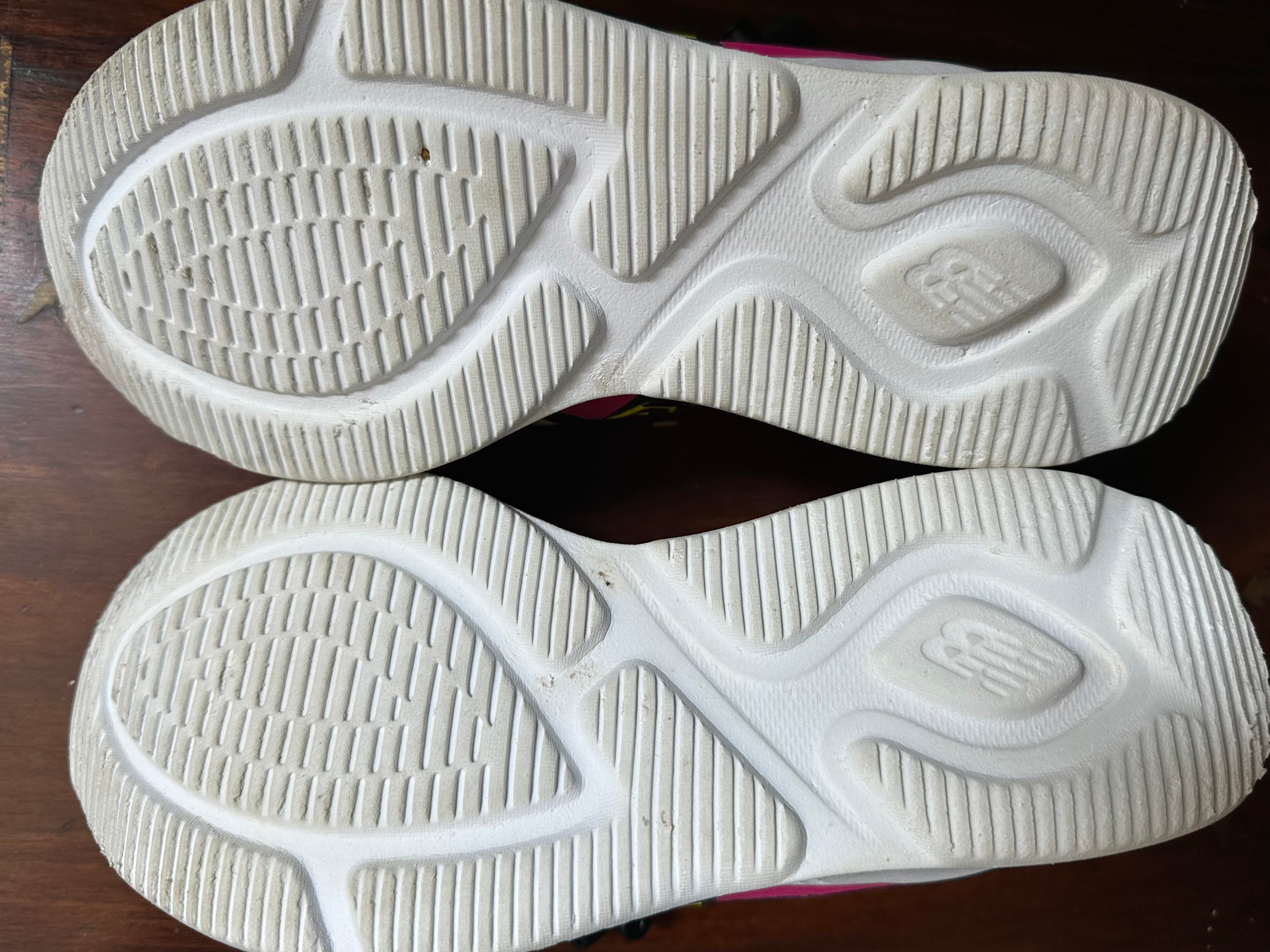 ORIGINAL New Balance FuelCell DynaSoft T 34 Uk size: 5.5 Eu: 38.5