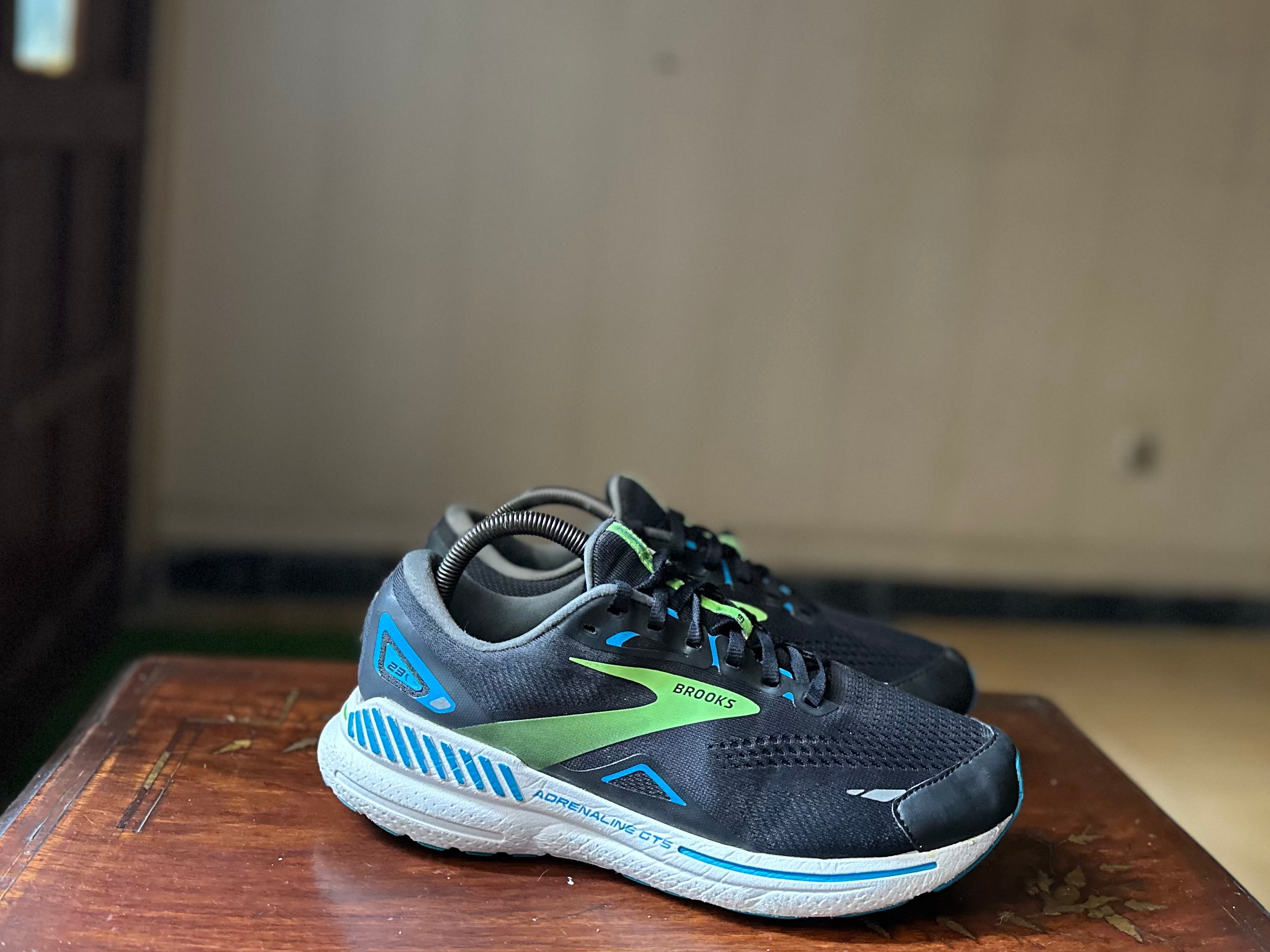 ORIGINAL Brooks Adrenaline GTS 23 2E Wide Black Hawaiian Ocean  Uk size: 7.5 Eu: 42