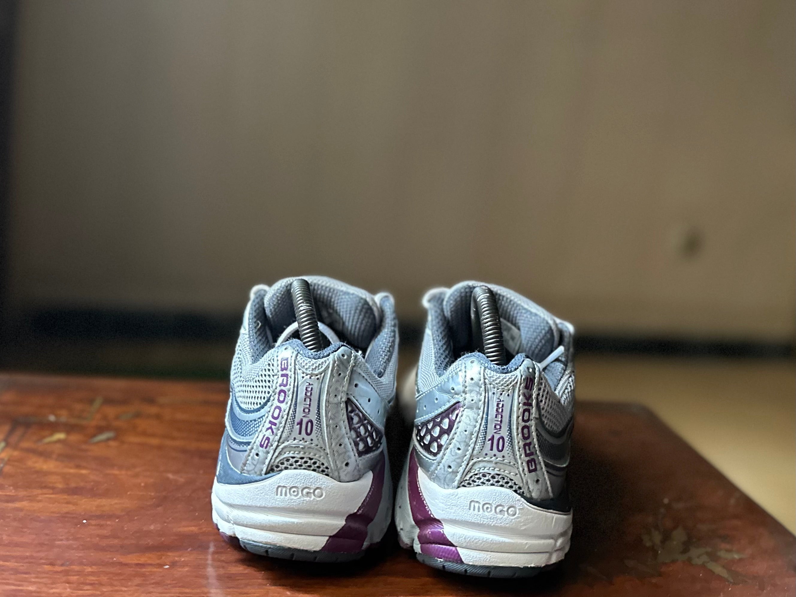 ORIGINAL Brooks Addiction 10th Edition Silver Gray