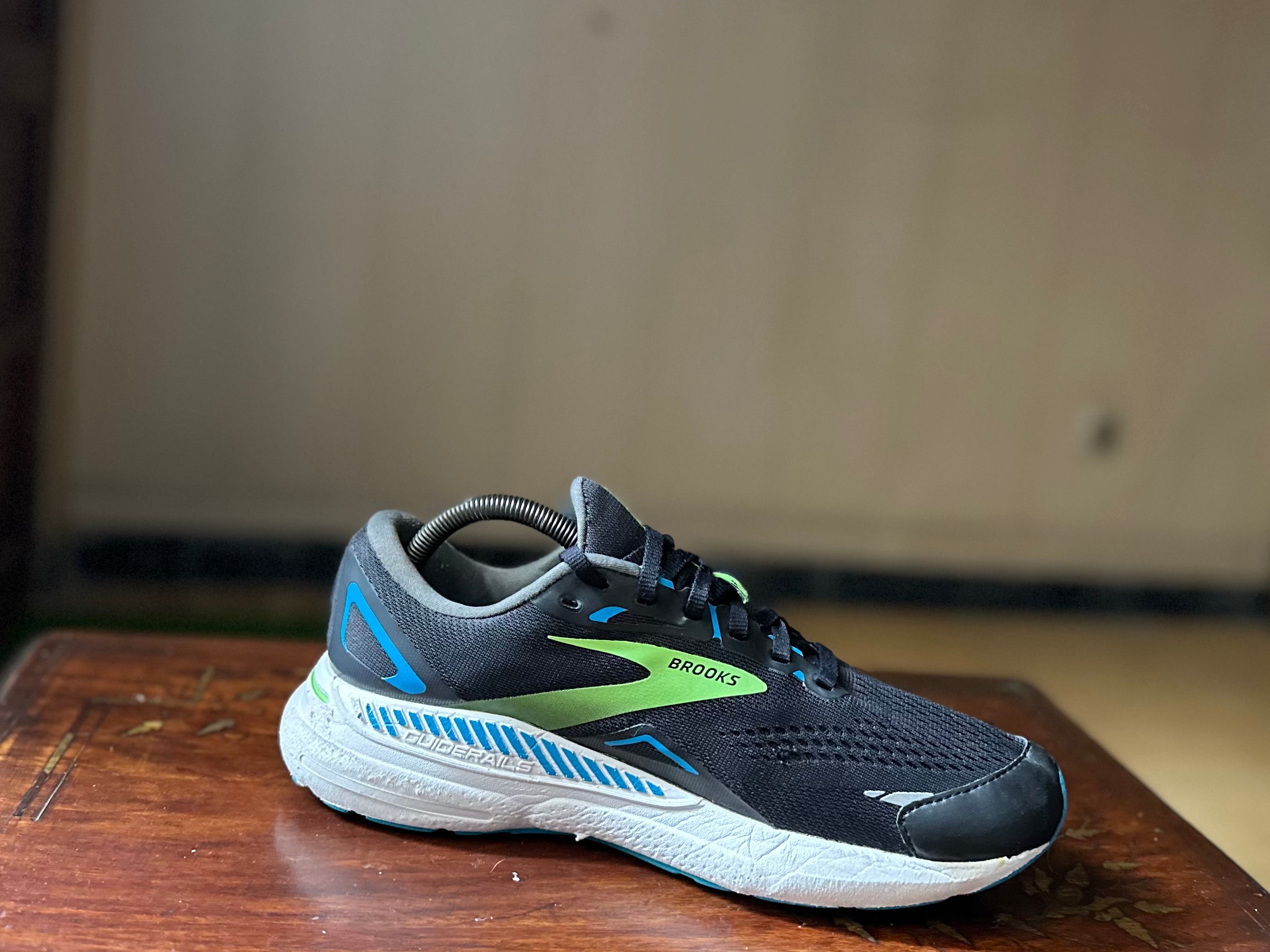 ORIGINAL Brooks Adrenaline GTS 23 2E Wide Black Hawaiian Ocean  Uk size: 7.5 Eu: 42