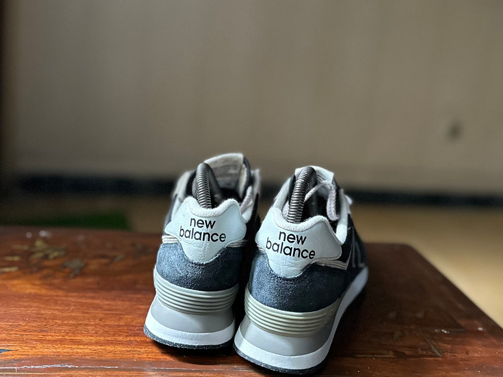 ORIGINAL New Balance 574 Classic Black Gray Uk size: 6.5
Eu: 40