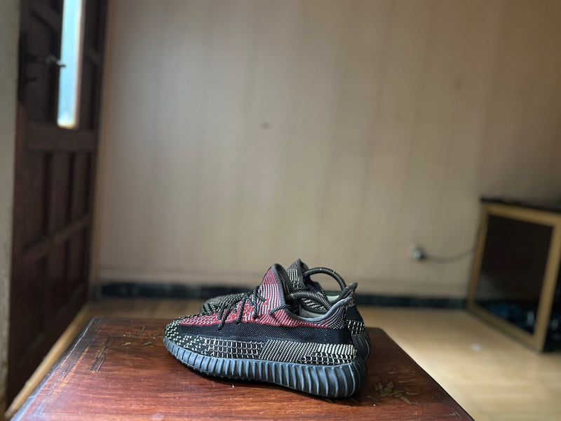 ORIGINAL Adidas Yeezy Boost 350 V2 Yecheil Uk size: 6.5 Eu: 40