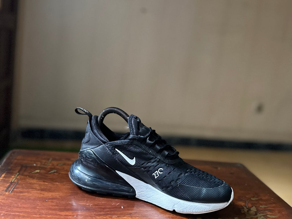 ORIGINAL Nike AirMax 270 Black/White Uk size: 5.5 Eu: 38.5