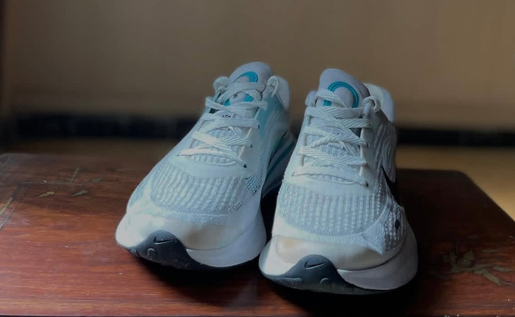 ORIGINAL Nike Journey Run Grey Aluminium Blue Lightning