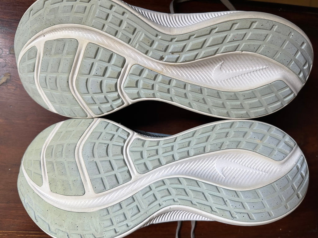 ORIGINAL Nike DownShifter 11 Smoke Grey Uk size: 7.5
Eu: 42