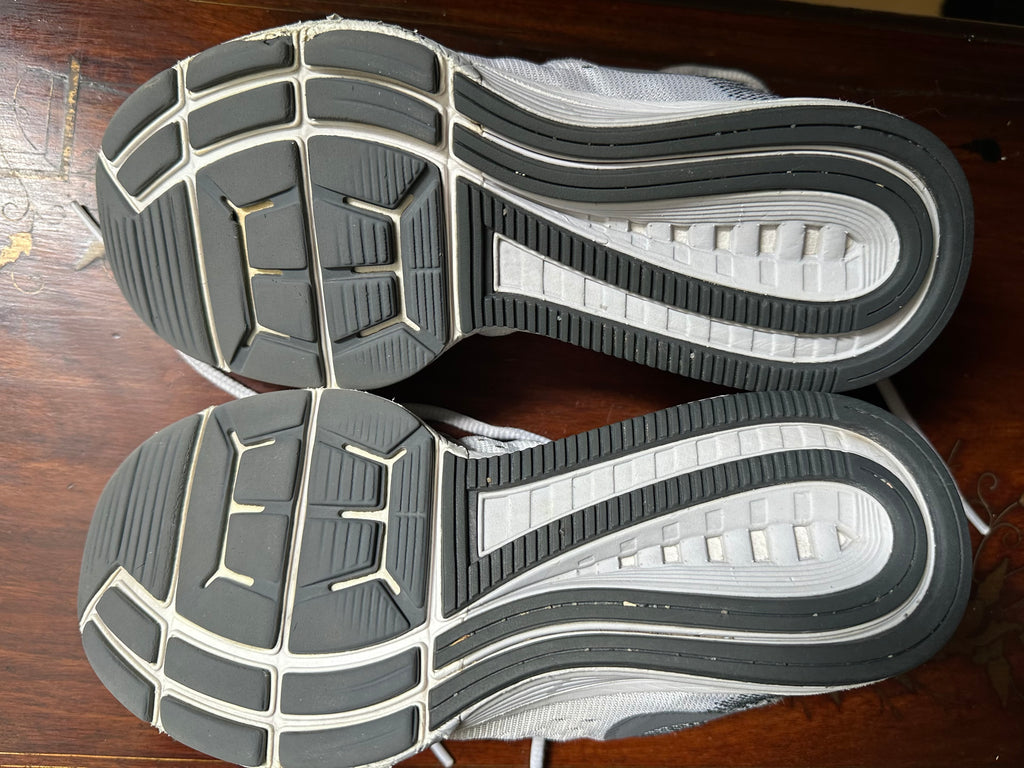 ORIGINAL Nike AirZoom Vomero 11 Pure Platinum Uk size: 5 Eu: 38