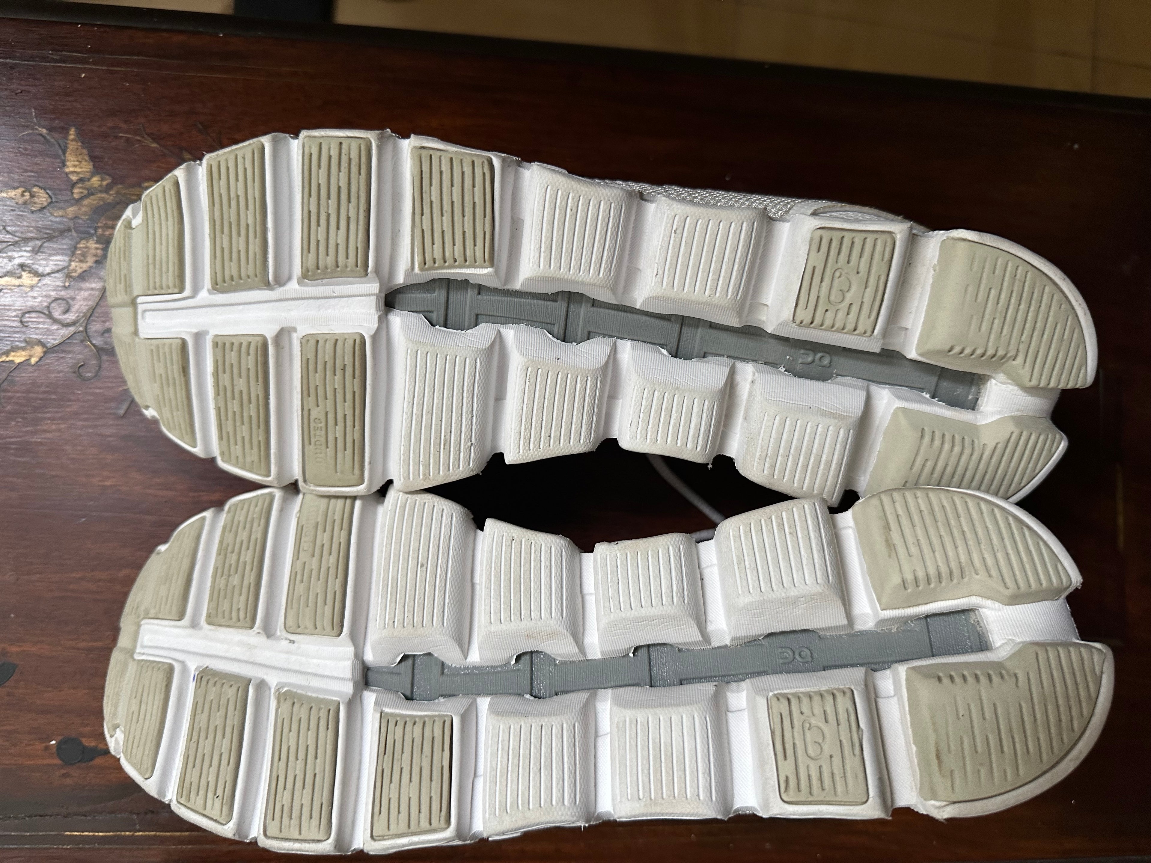 ORIGINAL ON Cloud 5 Triple White