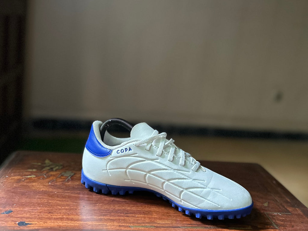 ORIGINAL Adidas Copa Pure 2 Club TF Football Uk size: 7.5
Eu: 41.1/3-42