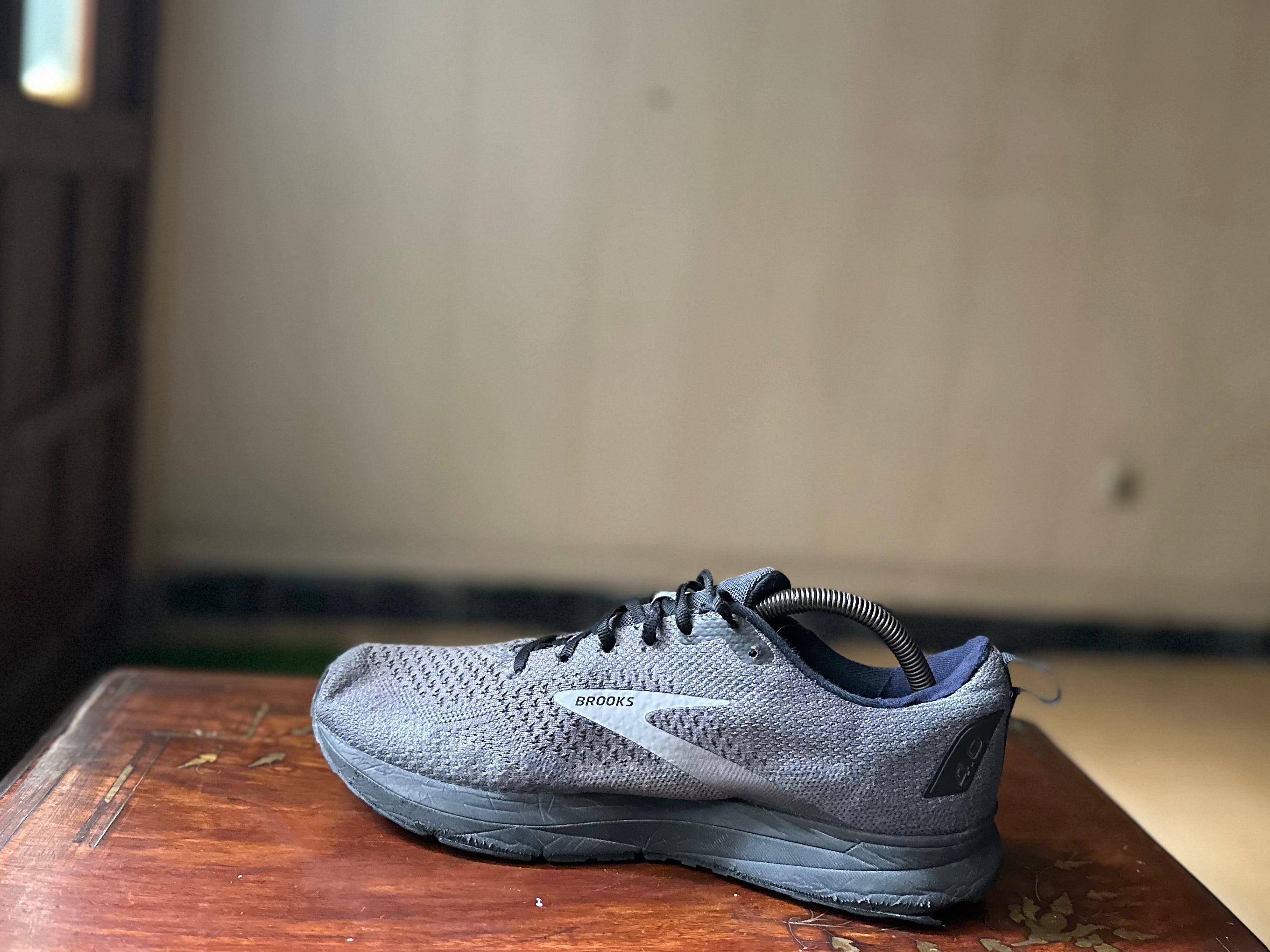 ORIGINAL Brooks Revel 4 Grey/Black Uk size: 9 Eu: 44