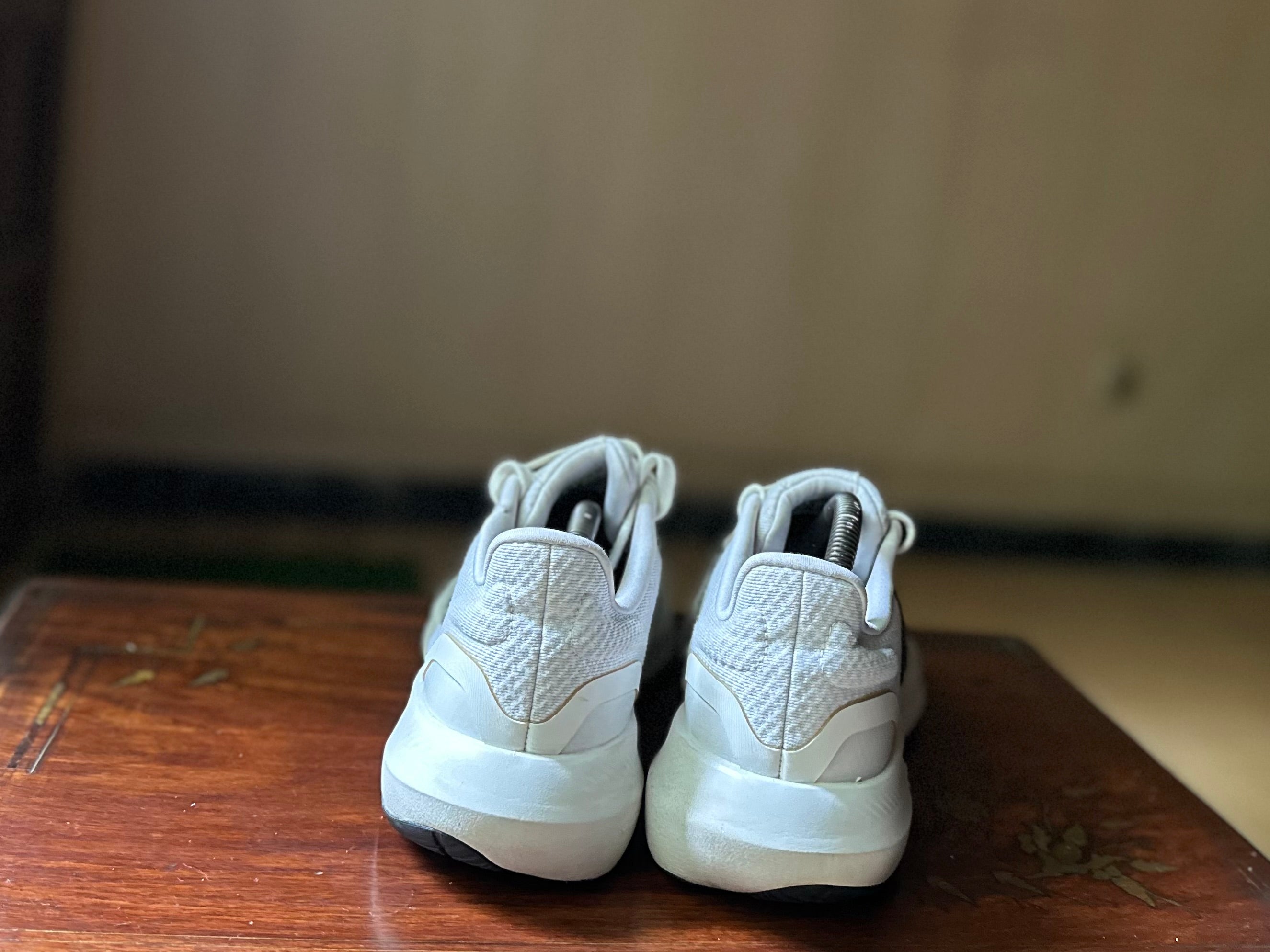 ORIGINAL Adidas Run falcon 3.0 White Black Stripes Uk size: 8.5
Eu: 42.5