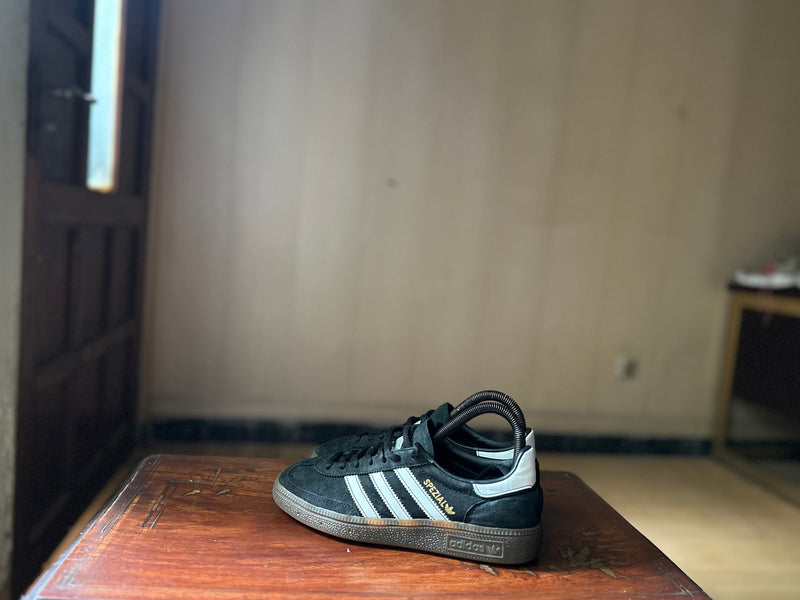 ORIGINAL Adidas Spezial Black/White Uk size: 4 Eu: 36.1/3