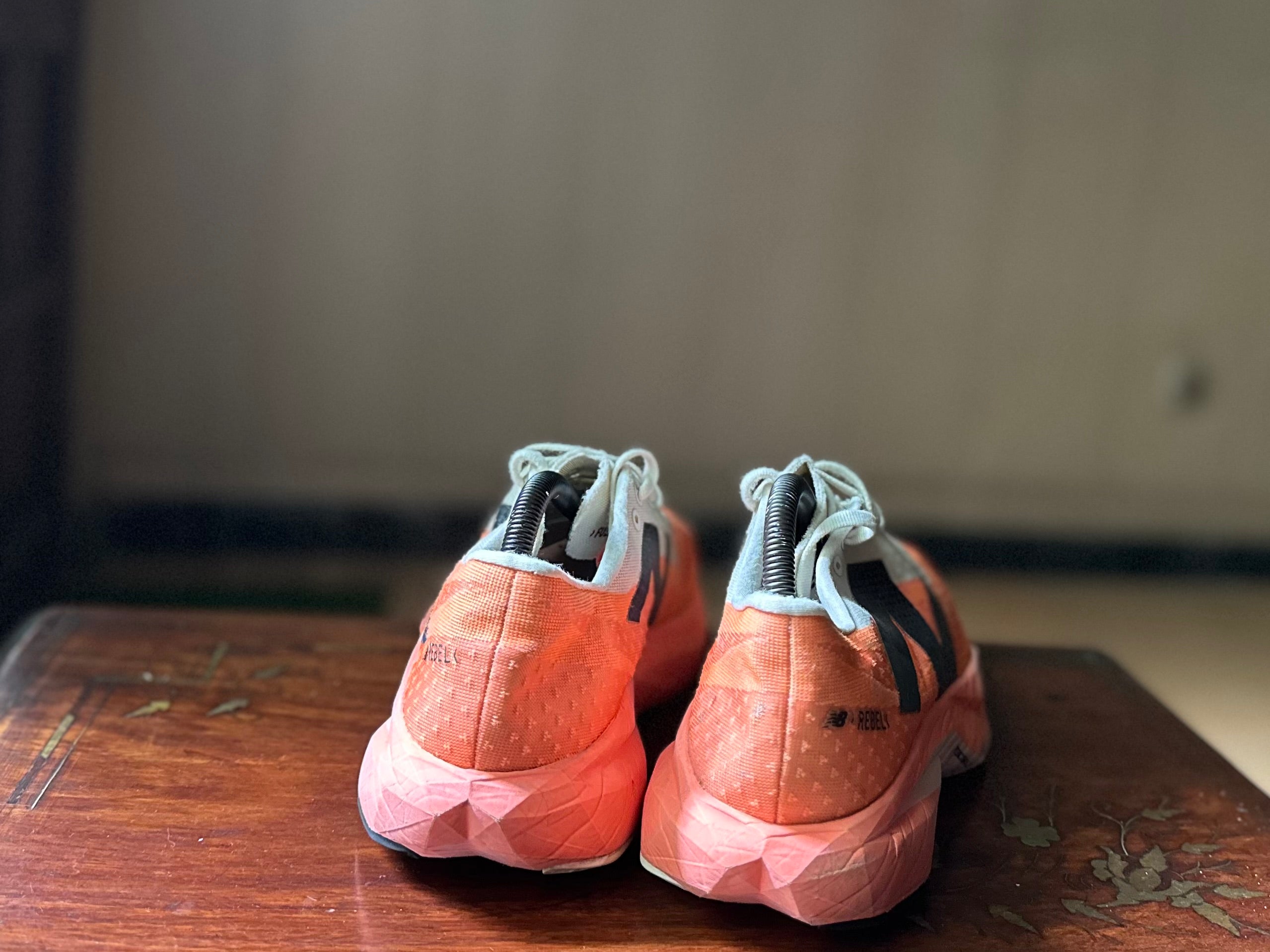 ORIGINAL New Balance FuelCell Rebel V4 Orange/Hot Mango Uk size: 9.5 Eu: 44