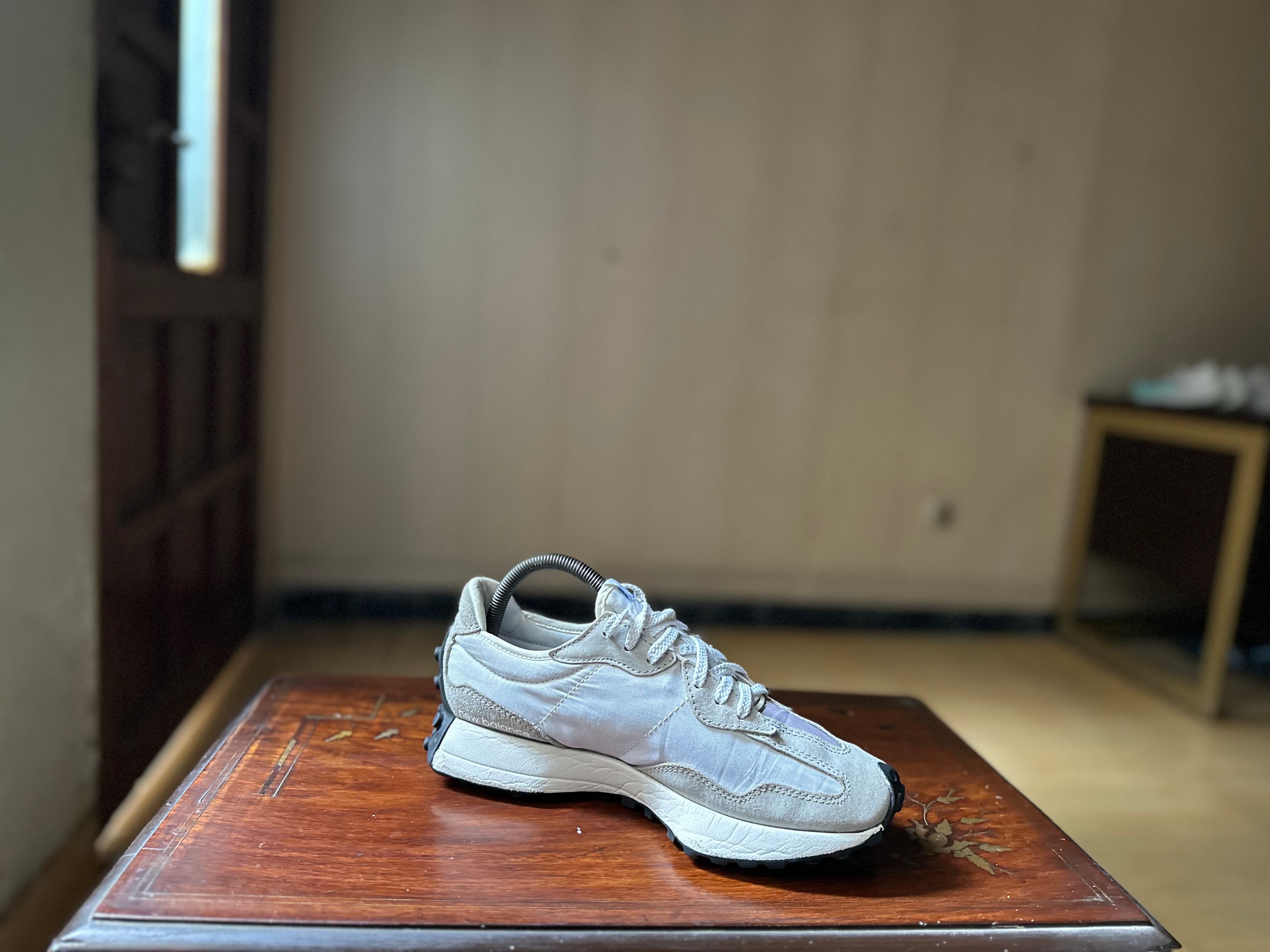 ORIGINAL New Balance 327 White MoonBeam