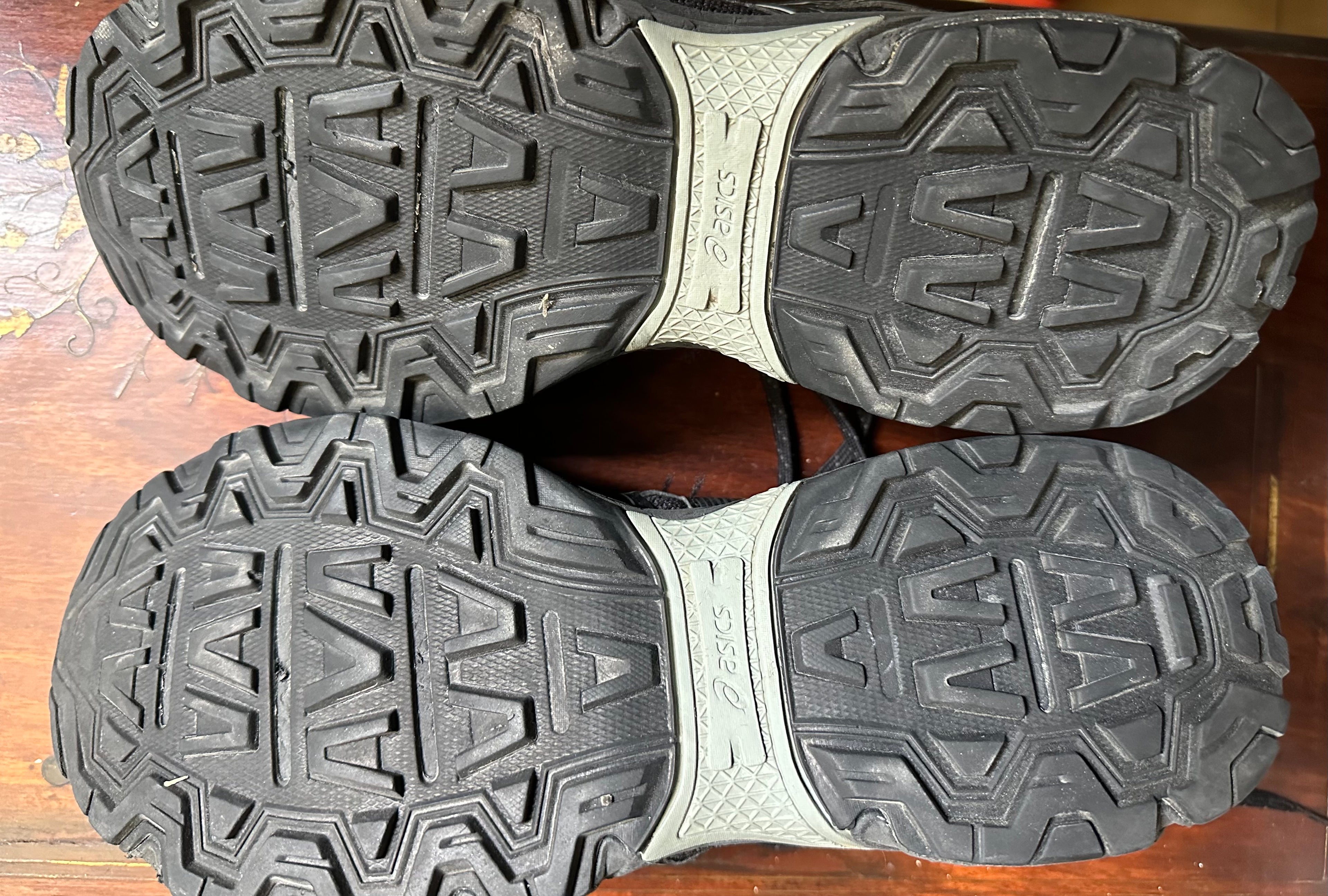 ORIGINAL Asics Gel-Venture 8 Triple Black