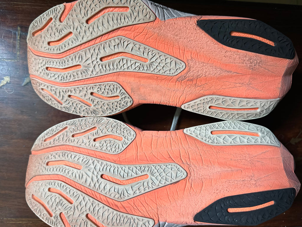 ORIGINAL New Balance FuelCell Rebel V4 Orange/Hot Mango Uk size: 9.5 Eu: 44