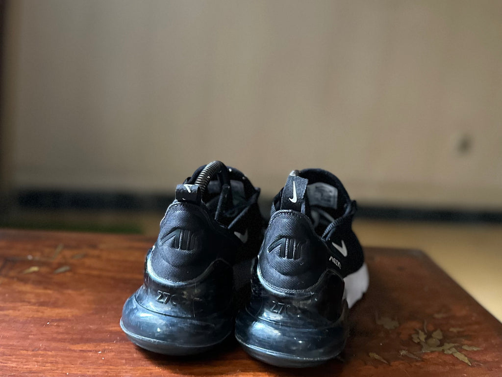 ORIGINAL Nike AirMax 270 Black/White Uk size: 5.5 Eu: 38.5