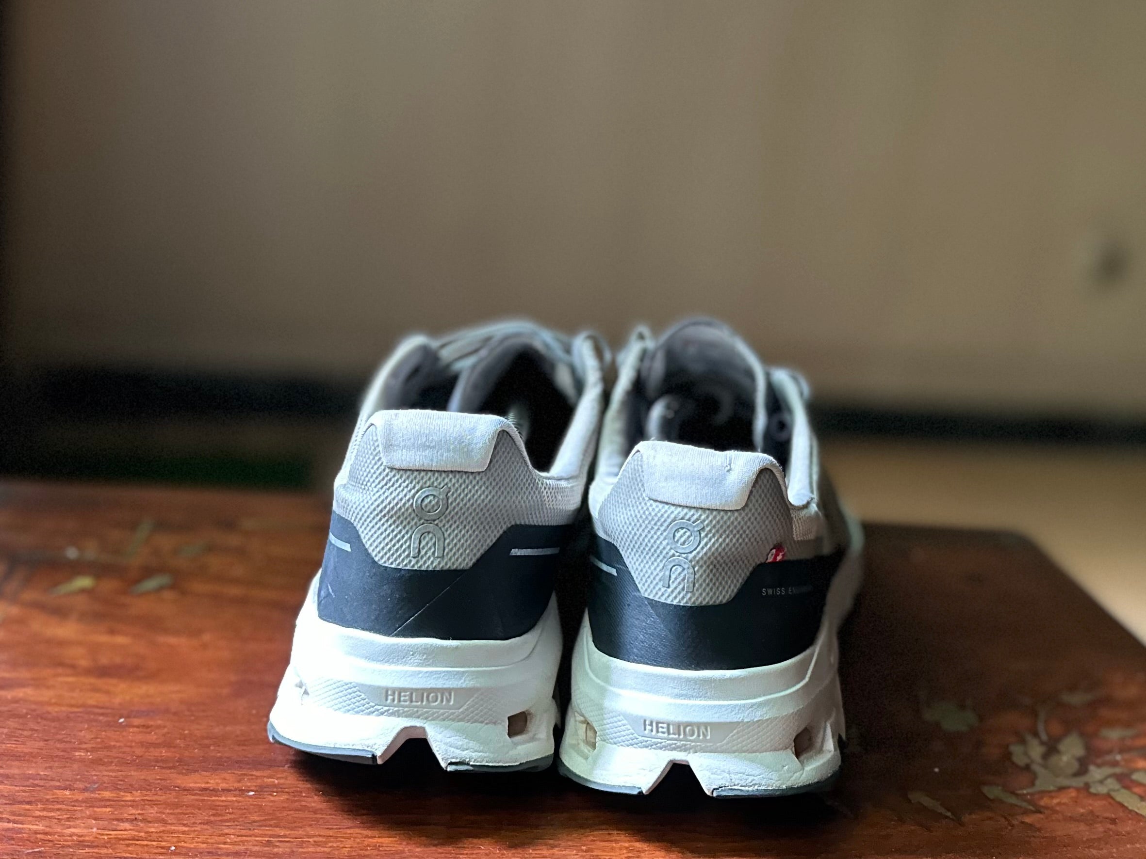 ORIGINAL On Cloud Vista 2 Glacier Uk size: 11 Eu: 46