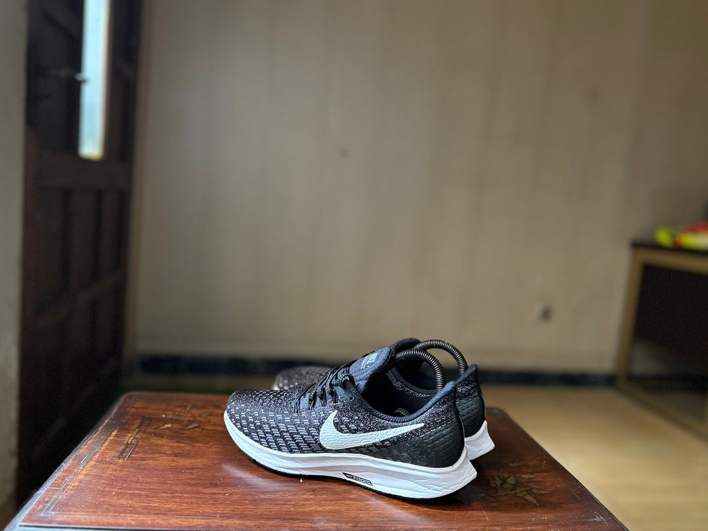 ORIGINAL Nike AirZoom Pegasus 35 Black/White Uk size: 5.5
Eu: 38.5