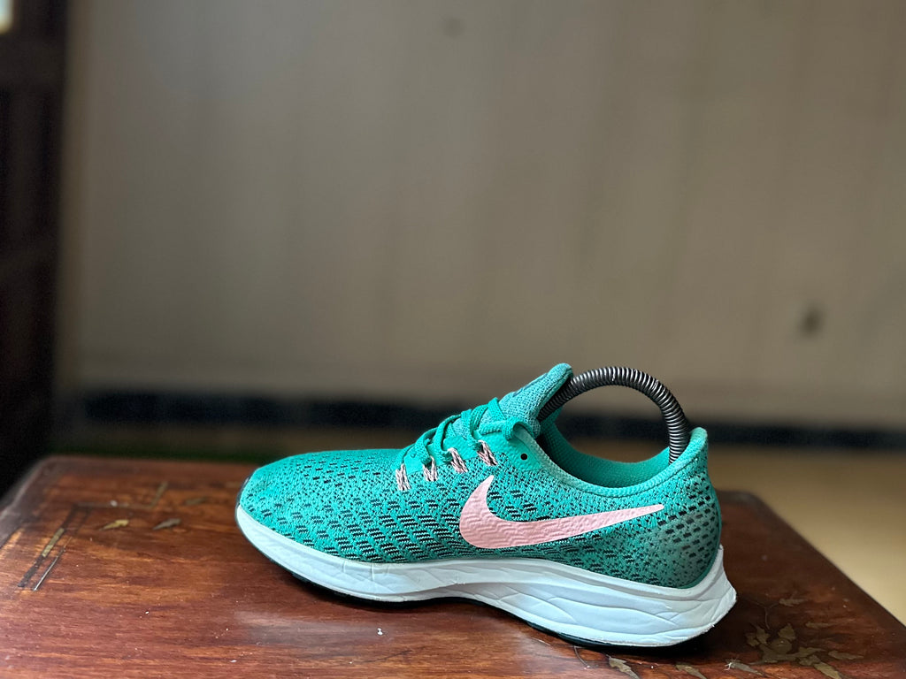 ORIGINAL Nike AirZoom Pegasus 35 Geode Teal Uk size: 4.5
Eu: 38