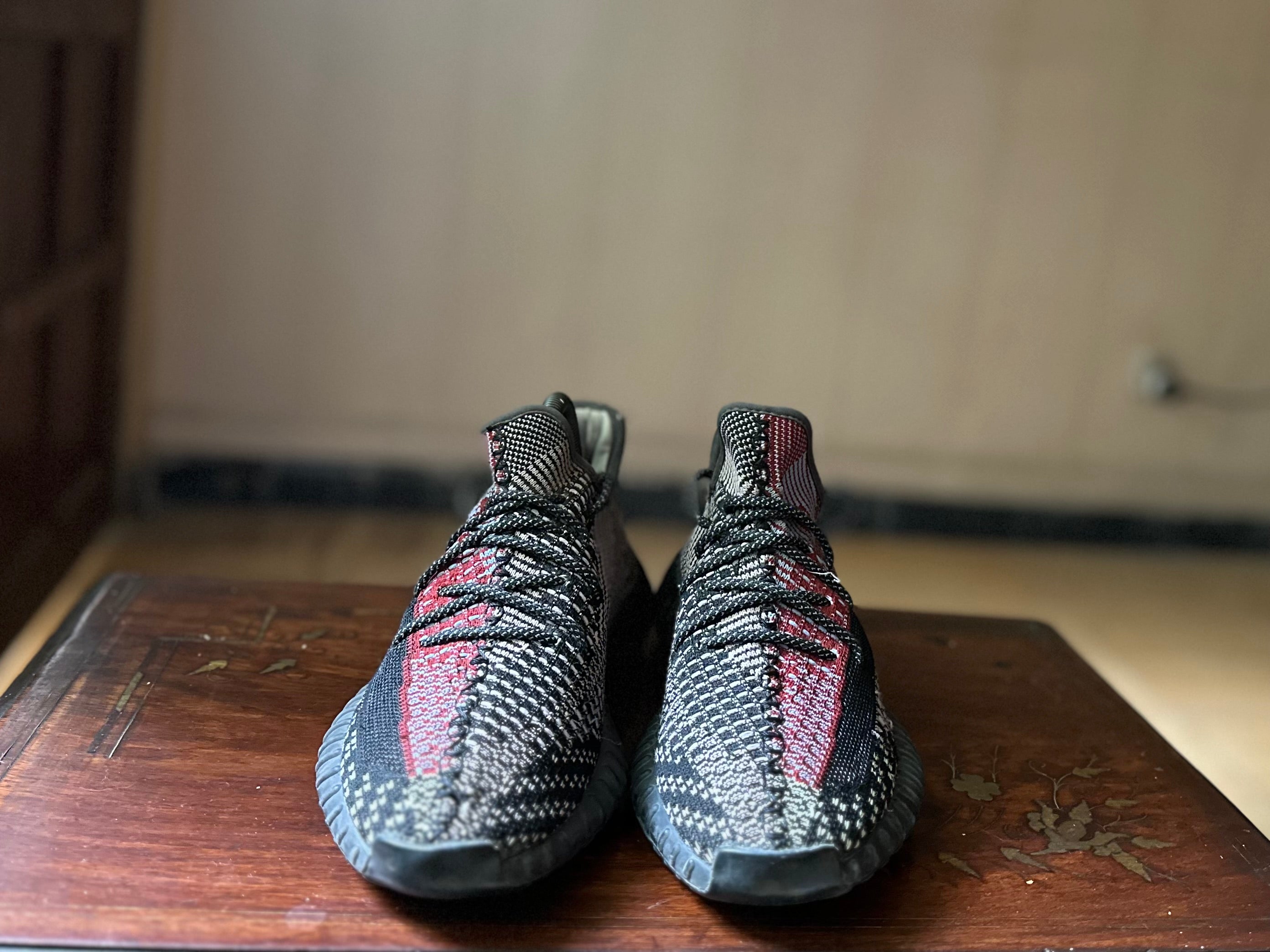 ORIGINAL Adidas Yeezy Boost 350 V2 Yecheil Uk size: 6.5 Eu: 40