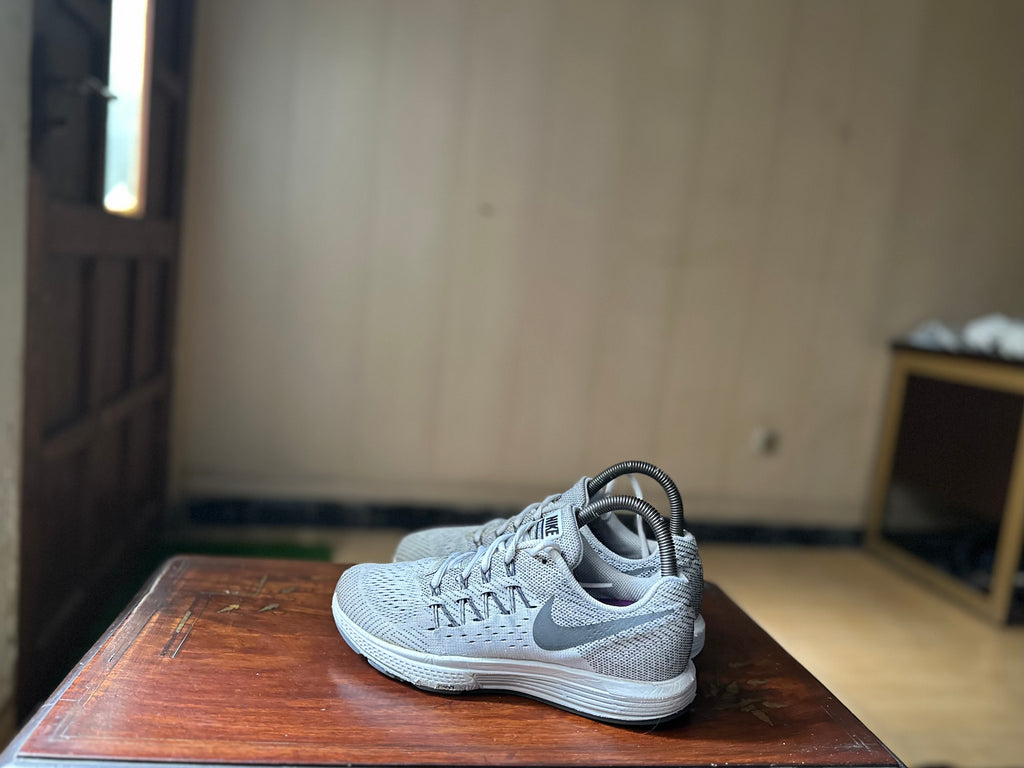 ORIGINAL Nike AirZoom Vomero 11 Pure Platinum Uk size: 5 Eu: 38
