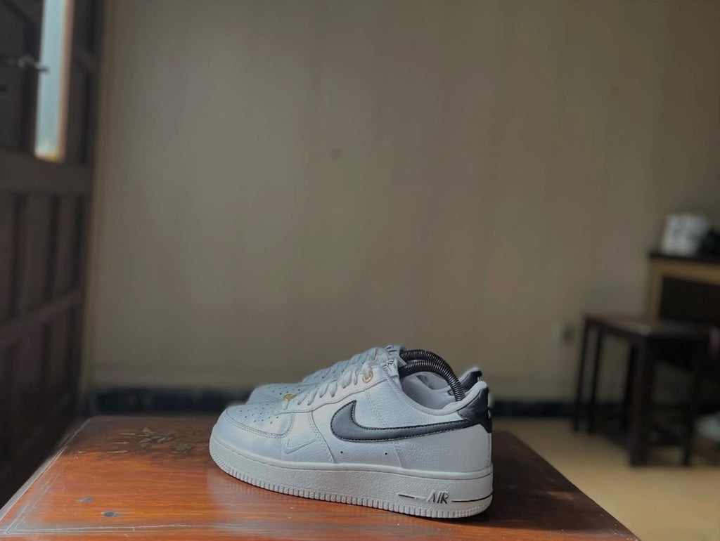 ORIGINAL Nike AirForce 1 Utility Black Swoosh