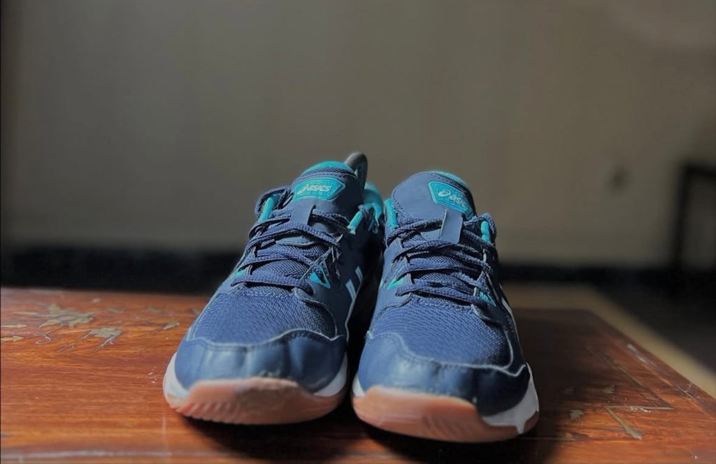 ORIGINAL Asics Gel-Spike (Non-Marking) 
Best for Padel, Tennis and Badminton.