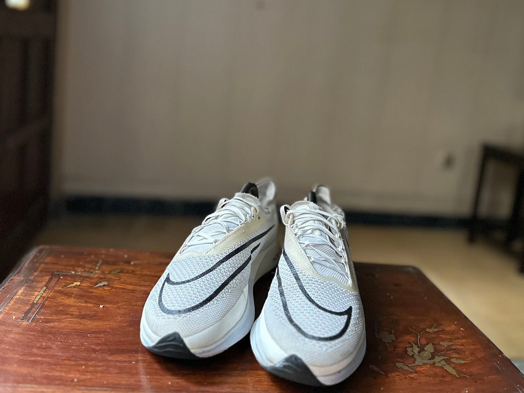 ORIGINAL Nike ZoomX StreakFly White Black Photon Dust Uk size: 7 Eu: 41