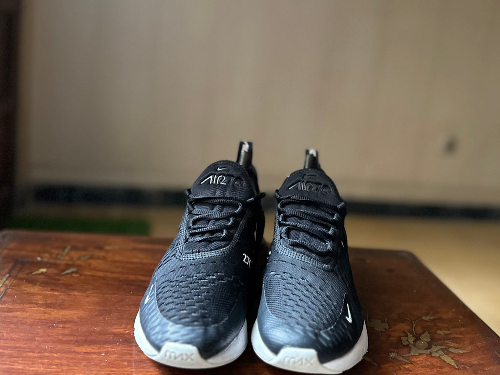 ORIGINAL Nike AirMax 270 Black/White Uk size: 5.5 Eu: 38.5