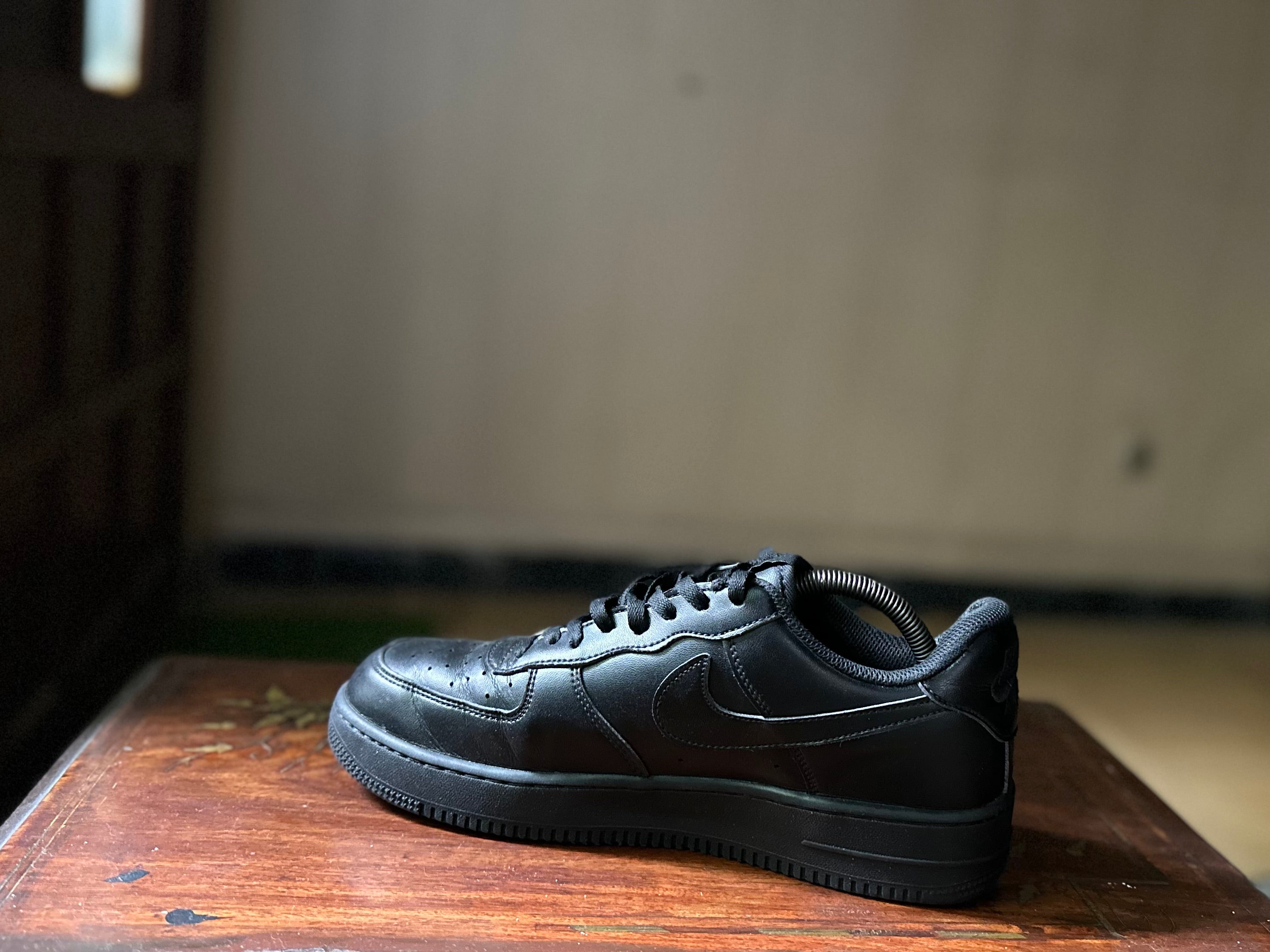 ORIGINAL Nike AirForce 1 Triple Black Uk size: 9 Eu: 44