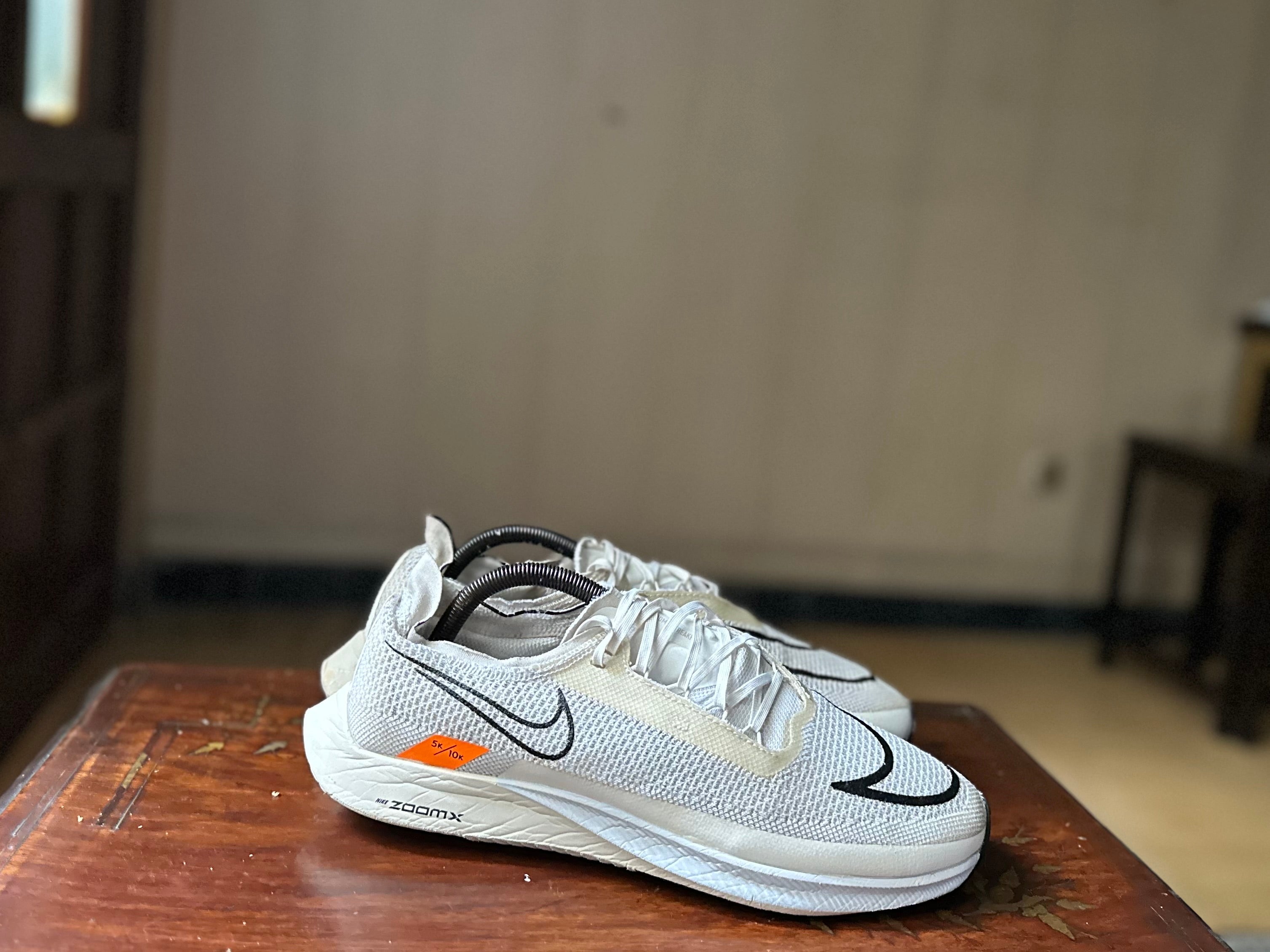 ORIGINAL Nike ZoomX StreakFly White Black Photon Dust Uk size: 8 Eu: 42.5