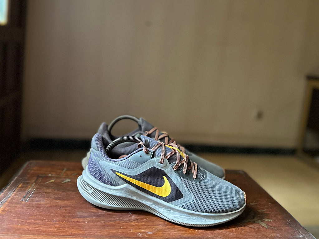 ORIGINAL Nike DownShifter 10 GEO Marathon