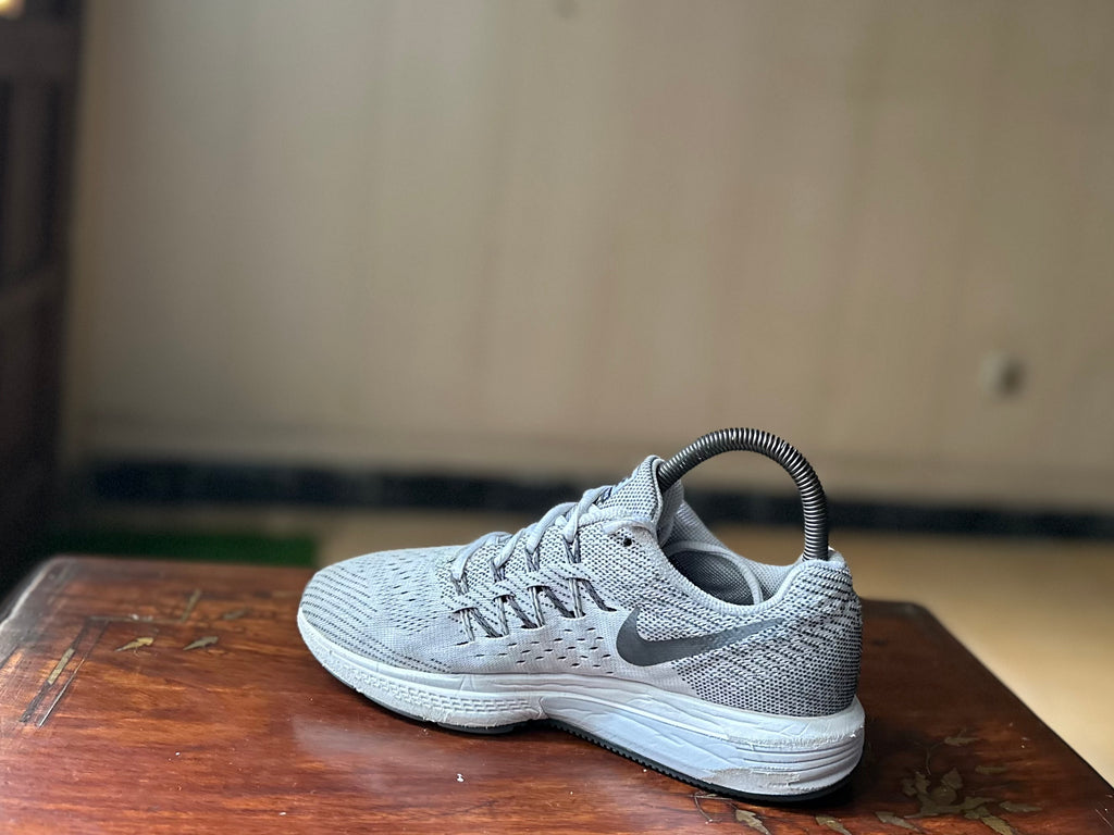 ORIGINAL Nike AirZoom Vomero 11 Pure Platinum Uk size: 5 Eu: 38