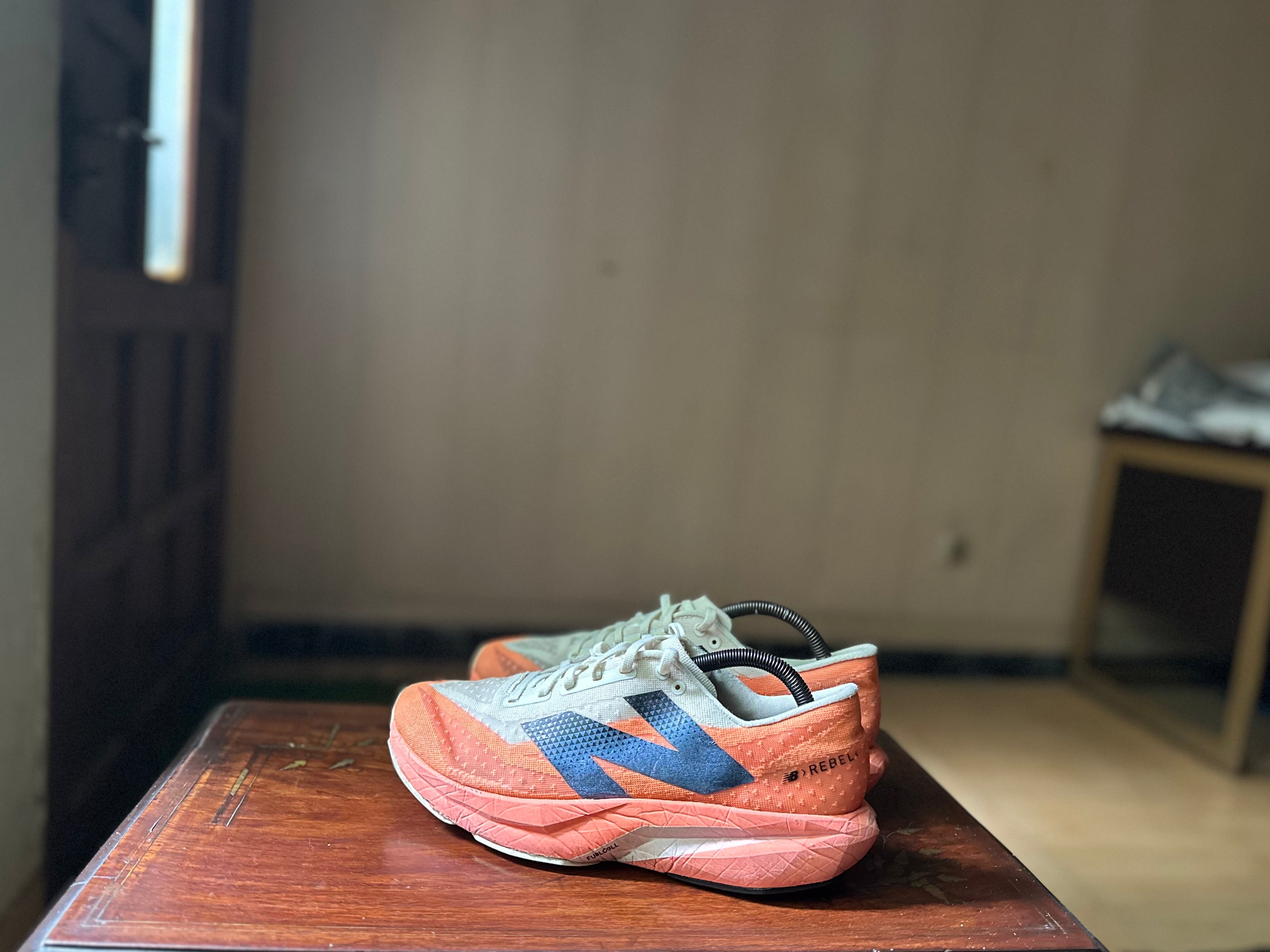 ORIGINAL New Balance FuelCell Rebel V4 Orange/Hot Mango Uk size: 9.5 Eu: 44