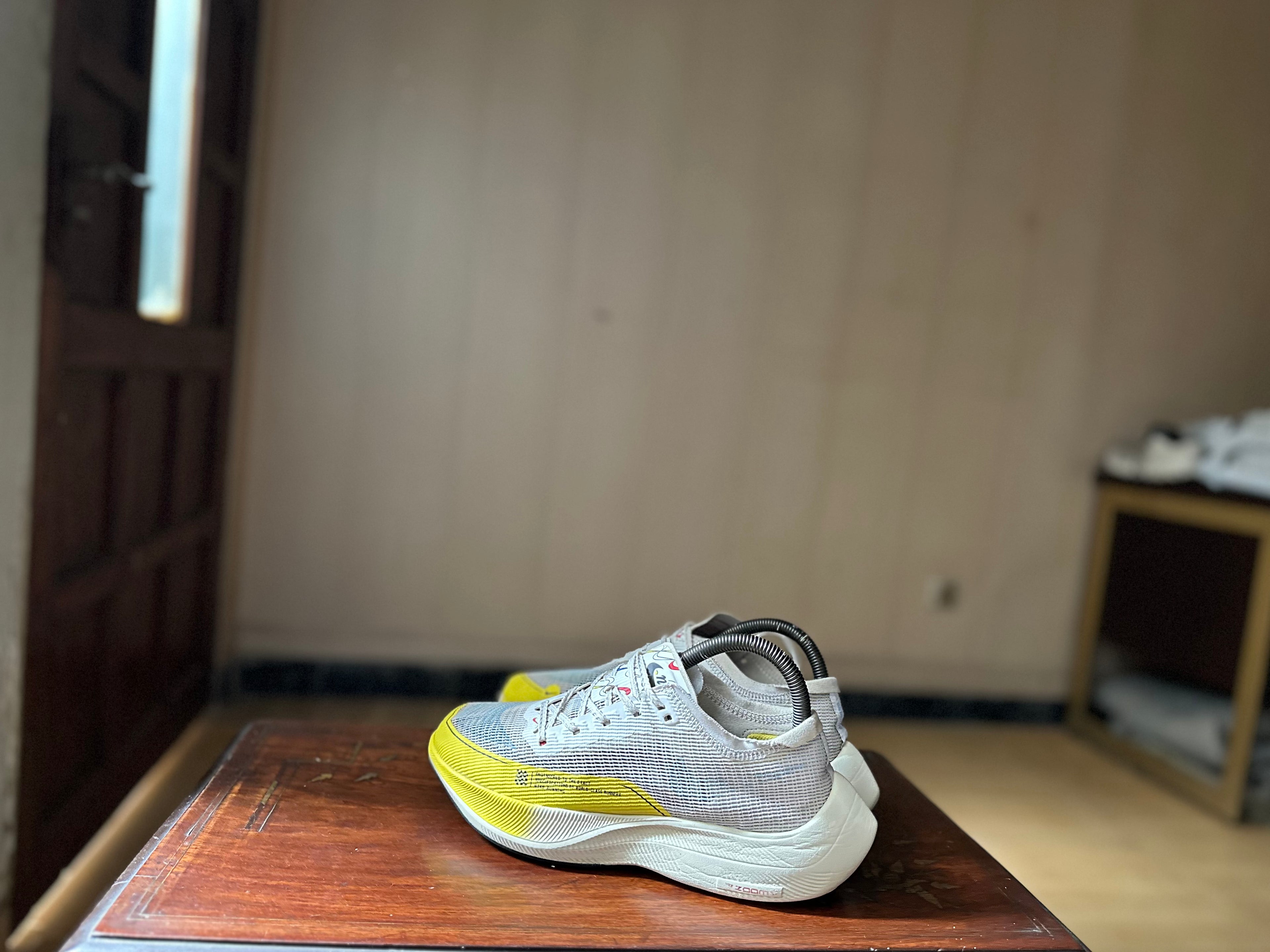 ORIGINAL Nike ZoomX VaporFly Next% 2 White Yellow Strike (Carbon Plated)