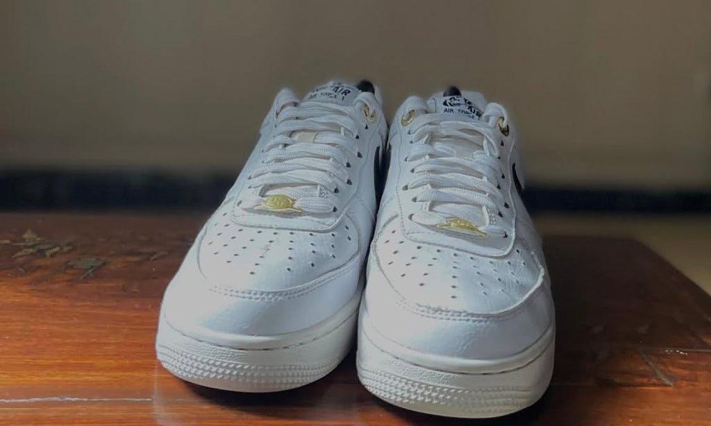 ORIGINAL Nike AirForce 1 Utility Black Swoosh