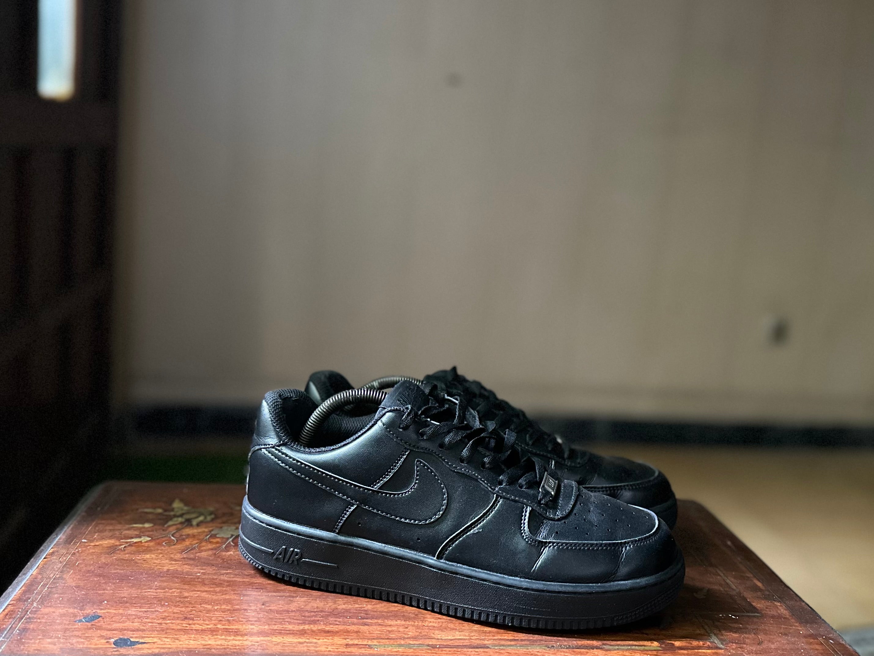 ORIGINAL Nike AirForce 1 Triple Black Uk size: 9 Eu: 44