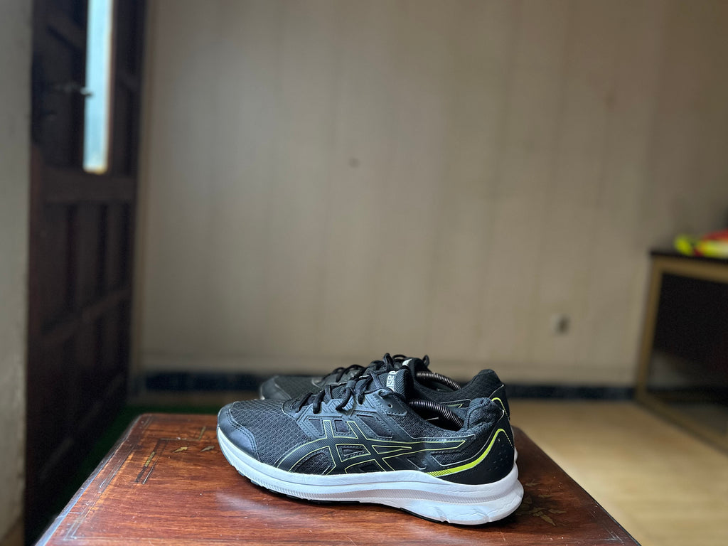 ORIGINAL Asics Jolt 3 Black Hazard Green Uk size: 11
Eu: 46