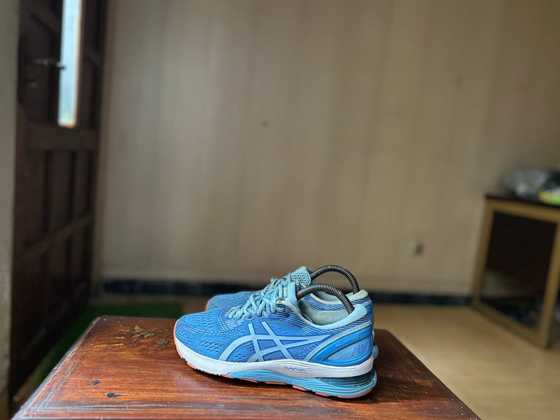 ORIGINAL Asics Gel-Nimbue 21 Blue Coast Sky Uk size: 6
Eu: 40 Condition: 9.5/10