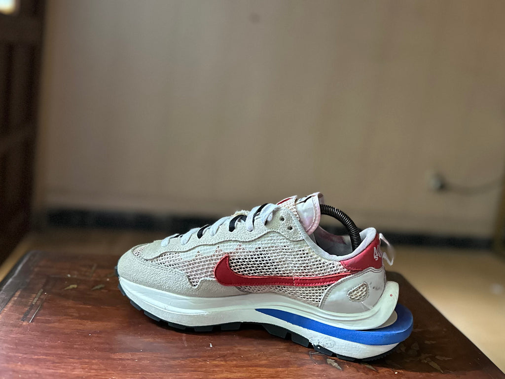 ORIGINAL Nike X Sacai VaporWaffle Sail Royal Uk size: 8
Eu: 42.5