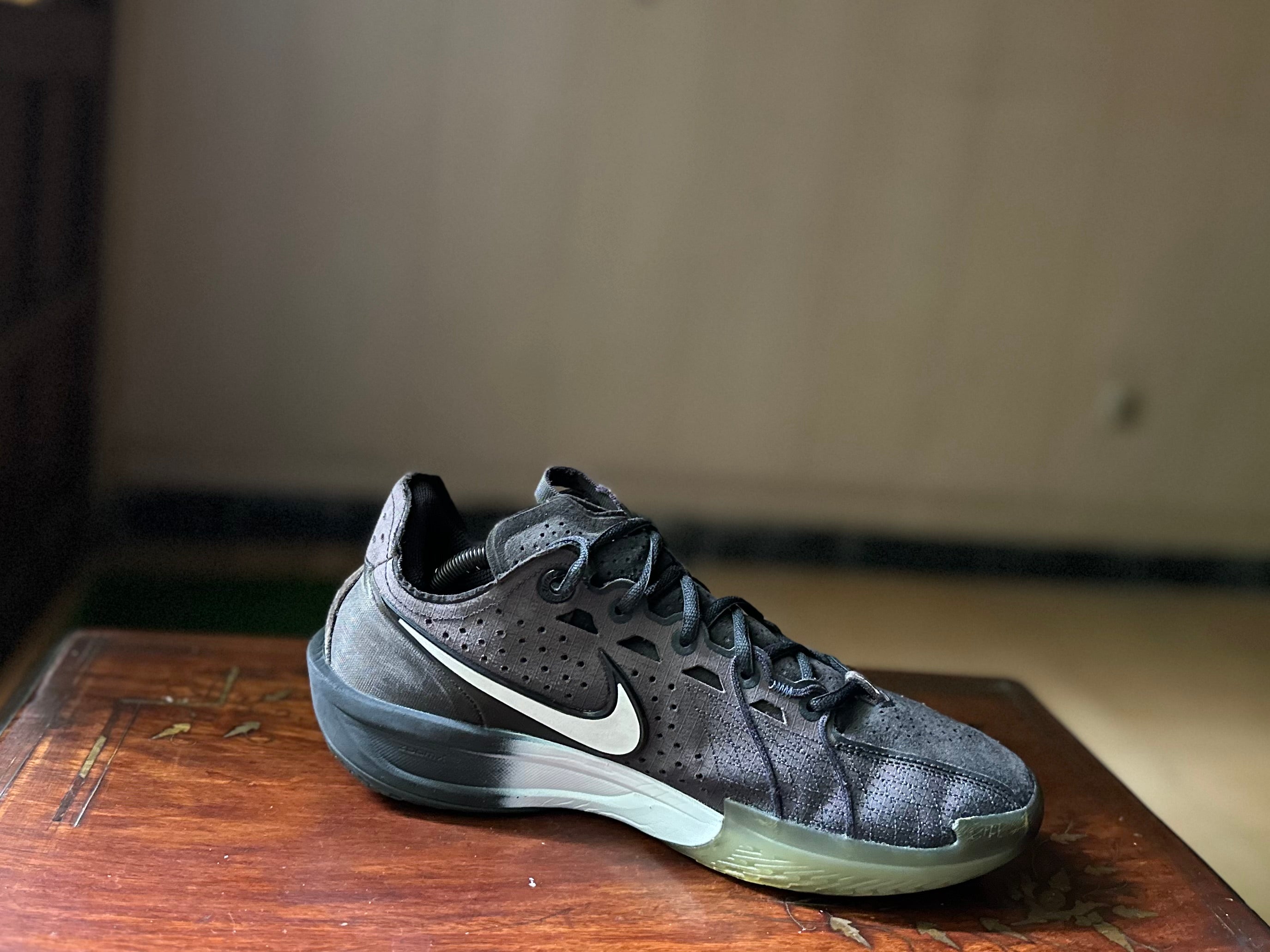 ORIGINAL Nike Zoom GT Cut 3 EP White Iron Grey Uk size: 9.5
Eu: 44.5