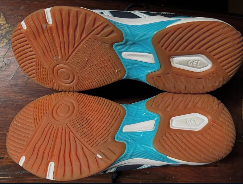 ORIGINAL Asics Gel-Spike (Non-Marking) 
Best for Padel, Tennis and Badminton.