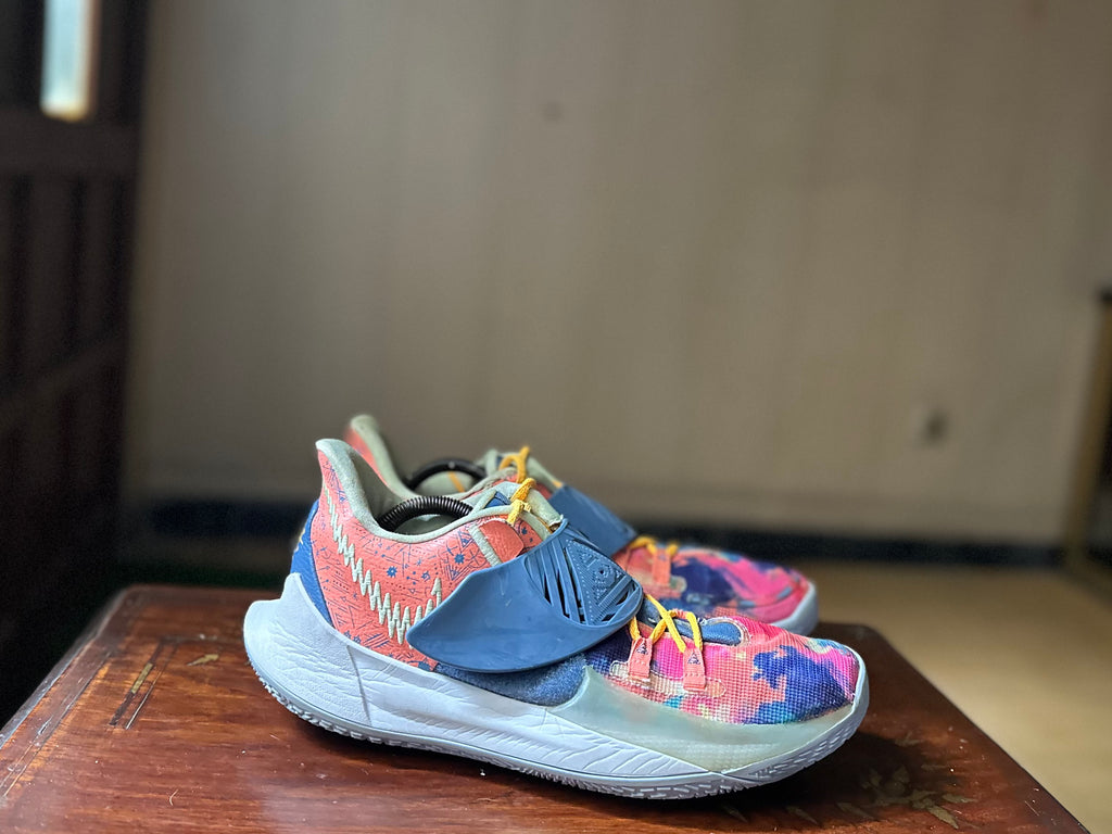 ORIGINAL Nike Kyrie Low 3 Atomic Pink Stone Blue Tie Die Uk size: 11
Eu: 46