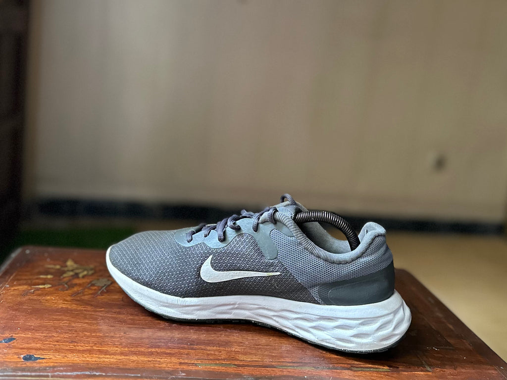 ORIGINAL Nike Revolution 6 Iron Grey Uk size: 9Eu: 44 Condition: 9.5/10