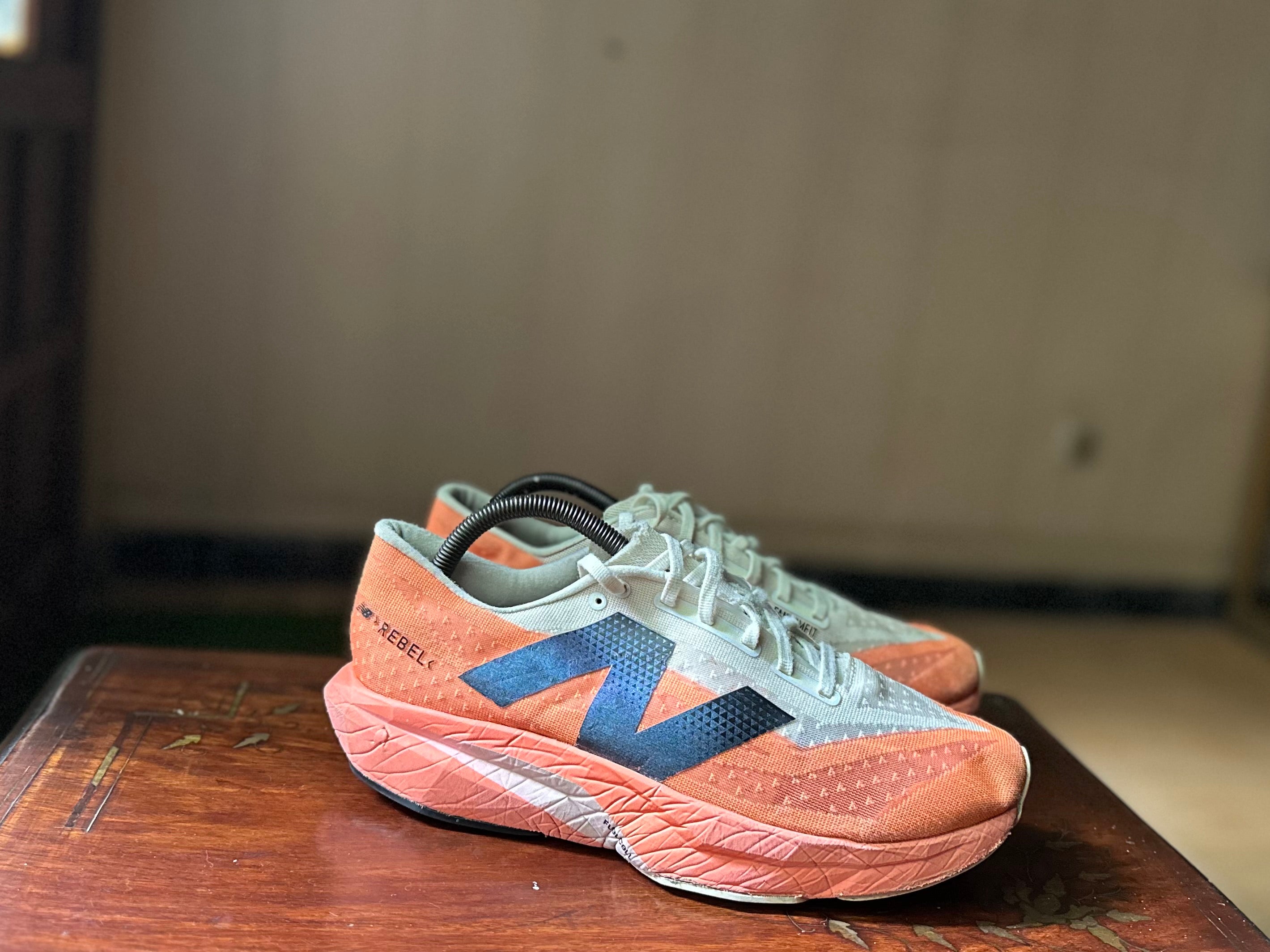 ORIGINAL New Balance FuelCell Rebel V4 Orange/Hot Mango Uk size: 9.5 Eu: 44