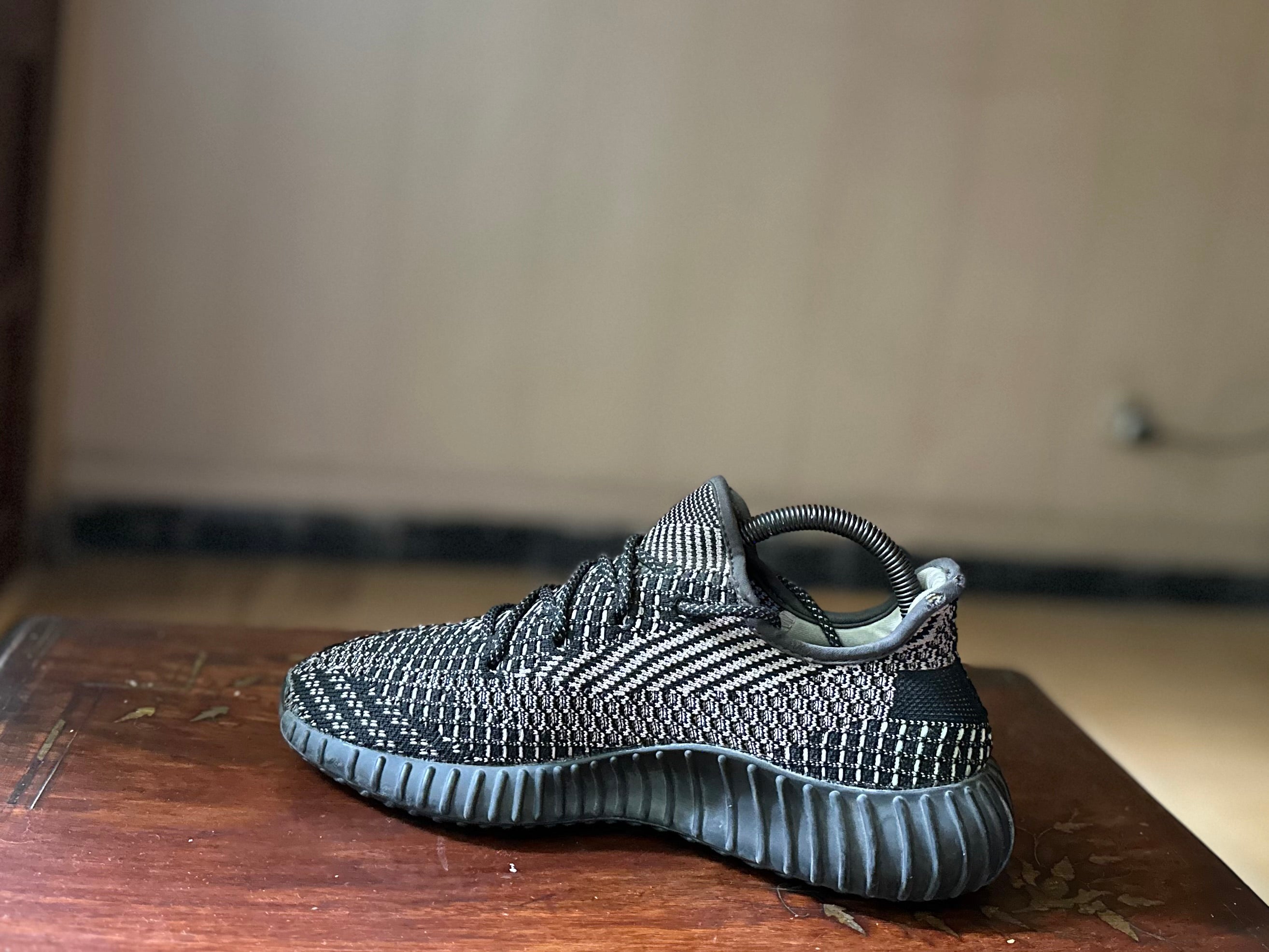 ORIGINAL Adidas Yeezy Boost 350 V2 Yecheil Uk size: 6.5 Eu: 40